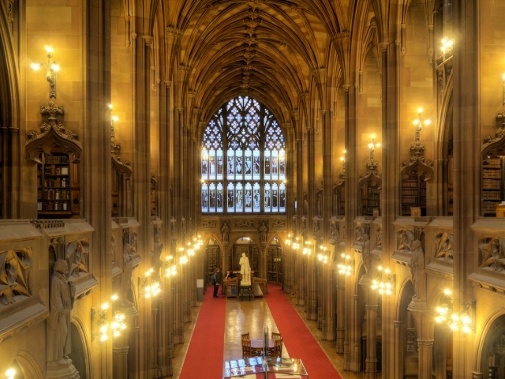 Manchester walk - Image: John Rylands library Manchester, UK