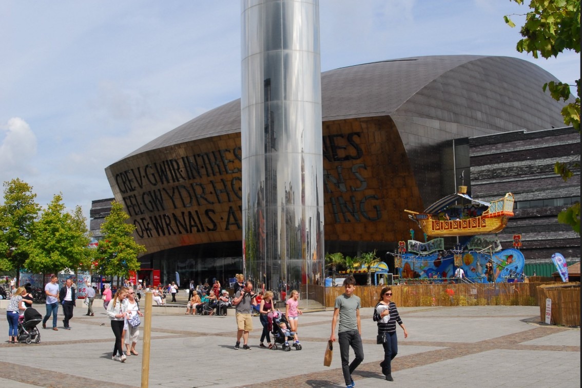 Cardiff Bay Trail walk - Image: Roald Dahl Plass, Cardiff