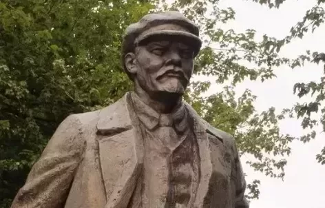 Seattle walk - Statue of Lenin